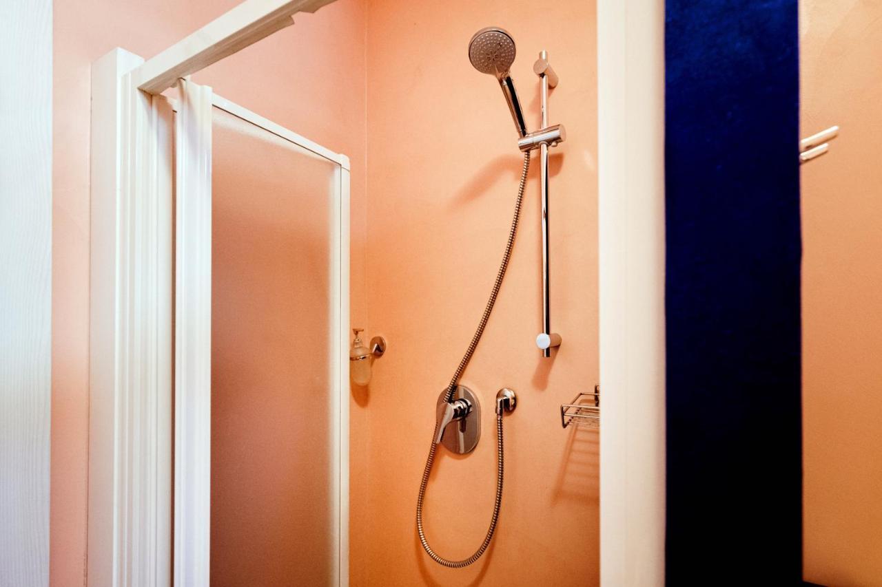 Ferienwohnung Blue Loft - The House Of Travelers Como Exterior foto